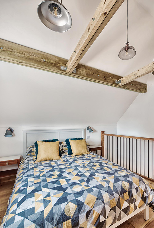 The Coach House - Wimborne - Bedroom - exposed beams