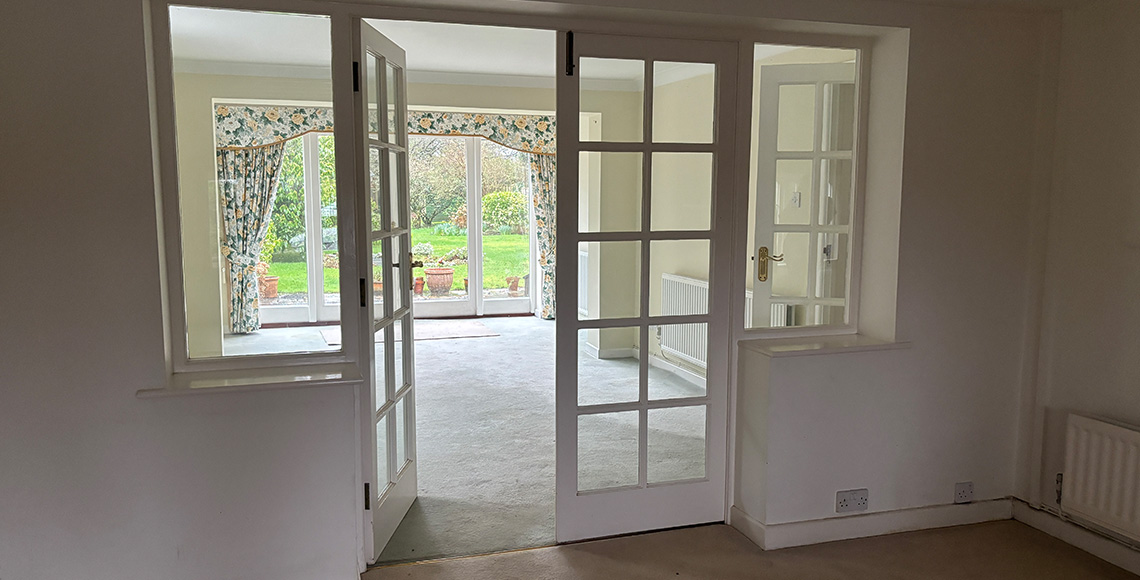 Beaulieu Cottage - Before lounge empty