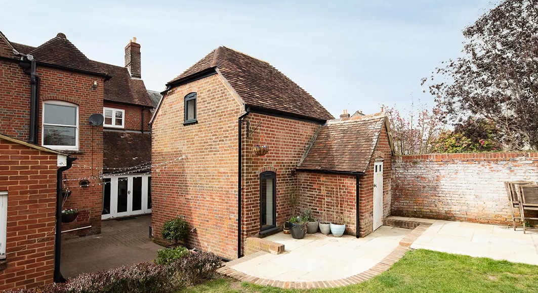 Coach House - Architecture by INKSPACE